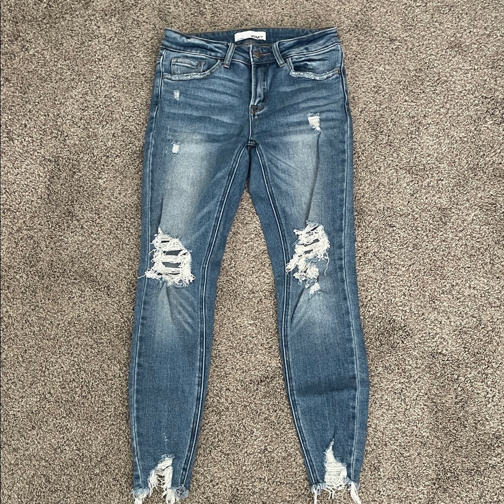 Vervet LA Distressed Jeans
